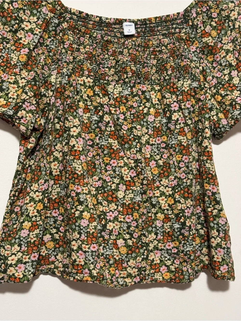 Old Navy Green Floral Print Square-Neck Smocked Blouse, Flutter Sleeve. SZ. M